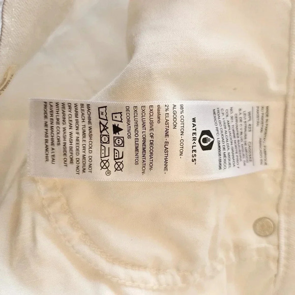 Signature by Levi Strauss & Co. High Rise Plus Size Heritage Denim Shorts 22W. - Picture 15 of 16